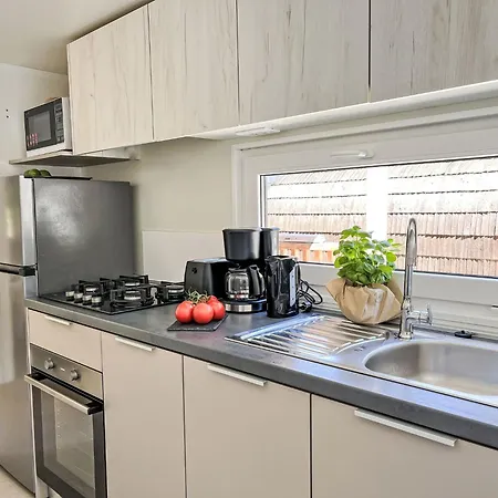 Tiny Haus Vierseenblick Nummer 3 By Interhome Сasa de vacaciones *